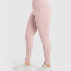 Gymshark Adapt Camo Seamless Leggings Size M. OUT OF STOCK ONLINE